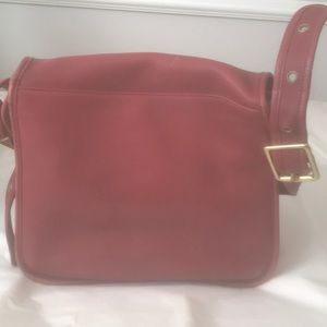 Coach bag.  No L1P-9525